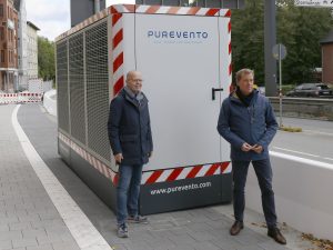 Kiels Oberbürgermeister Kämpfer weiht Luftfilteranlage von Purevento ein